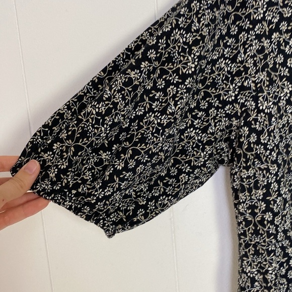 Women's Bell Elbow Sleeve Mini A-Line Dress - Universal Thread Black Floral Sz M - Picture 4 of 8